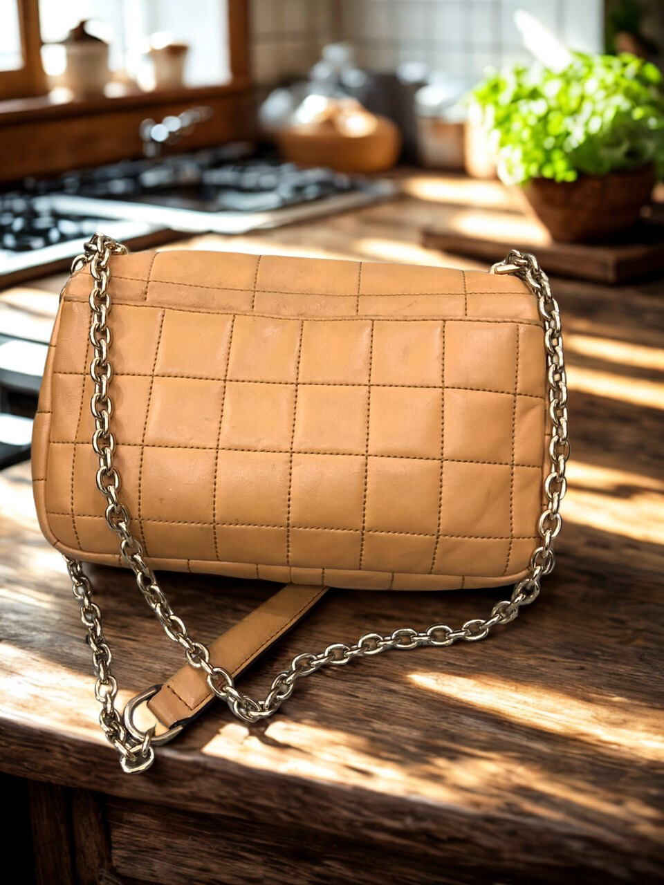 Michael Kors Special Edition Quilted Chain Shoulder Bag - Image 4